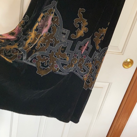 Velvet Dress - Picture 6 of 12